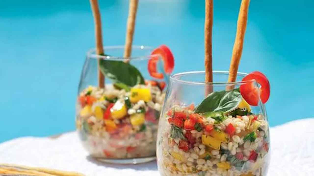 Buğday salatası
                            Elif Edes Tapan'dan akşam için nefis bir salata önerisi