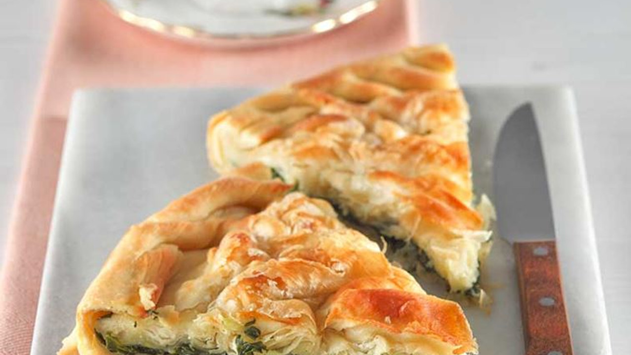 Pazılı açma börek