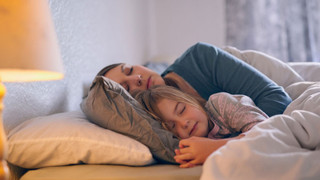Çocuğum horluyor uyku apnesi olabilir mi? Çocuklarda Uyku Apnesi Belirtileri