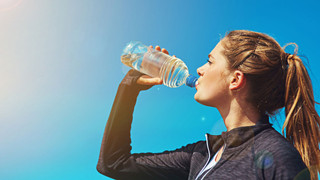Su içmenin kilo vermenize yardımcı olmasının 6 nedeni