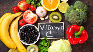 En fazla C vitamini olan besinler hangileri? Fazla C vitamini zararları neler?