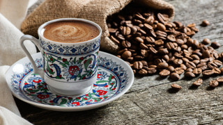 Kahve kilo almayı önlemenize yardımcı olabilir mi? Bilim ne diyor?