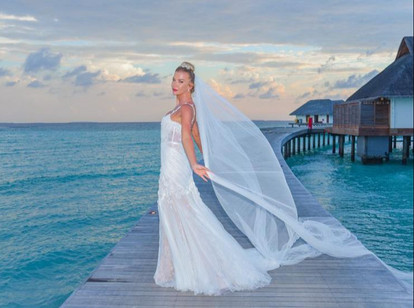 Ivana Sert, Sezer Dermenci ile Maldivler'de evlendi: Nikah için iki farklı gelinlik tercih etti - Resim : 5