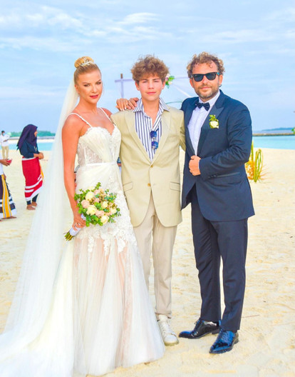 Ivana Sert, Sezer Dermenci ile Maldivler'de evlendi: Nikah için iki farklı gelinlik tercih etti - Resim : 4