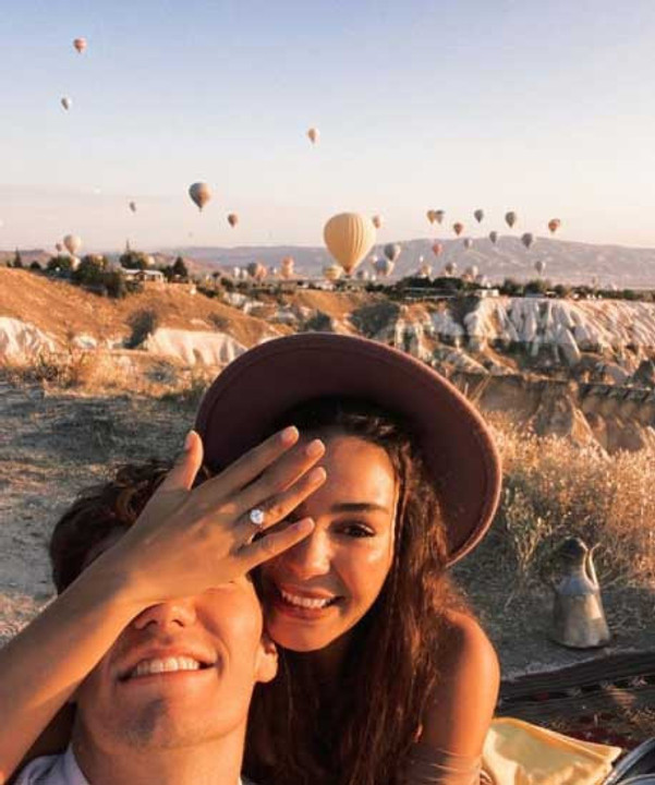 Ebru Şahin ve Cedi Osman evleniyor: Ünlü oyuncunun yüzüğü merak konusu - Resim : 2