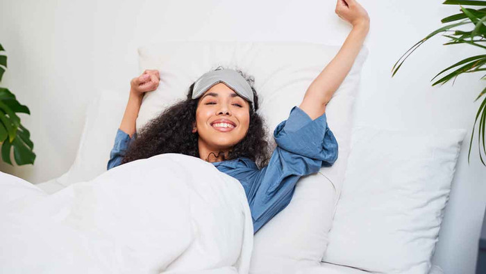 Daha rahat bir uykuya hazırlanın: İpek pijama giyinmenin faydaları - Resim : 3
