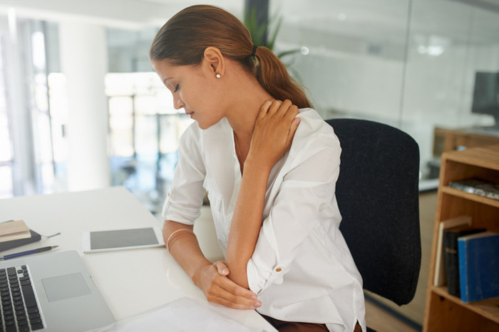 Ense ağrısı neden olur? Ensede ağrı boyun fıtığı nedeni midir? Nasıl tedavi edilir? - Resim : 1