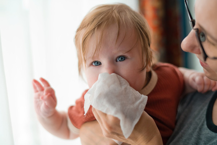 Bebeklerde burun tıkanıklığı nasıl geçer? Bebeklerde serum fizyolojik nasıl kullanılır? 8 soruda bebeklerde burun tıkanıklığı - Resim : 1