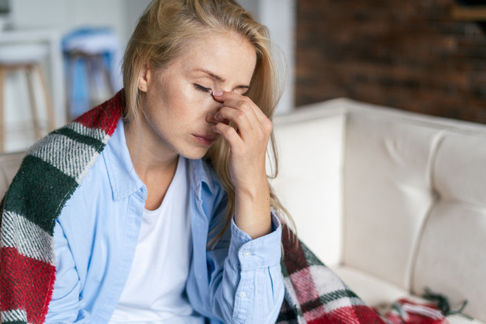 Şiddetli baş ağrısı neden olur? Şiddetli baş ağrısına ne iyi gelir? 5 soruda şiddetli baş ağrısı - Resim : 1