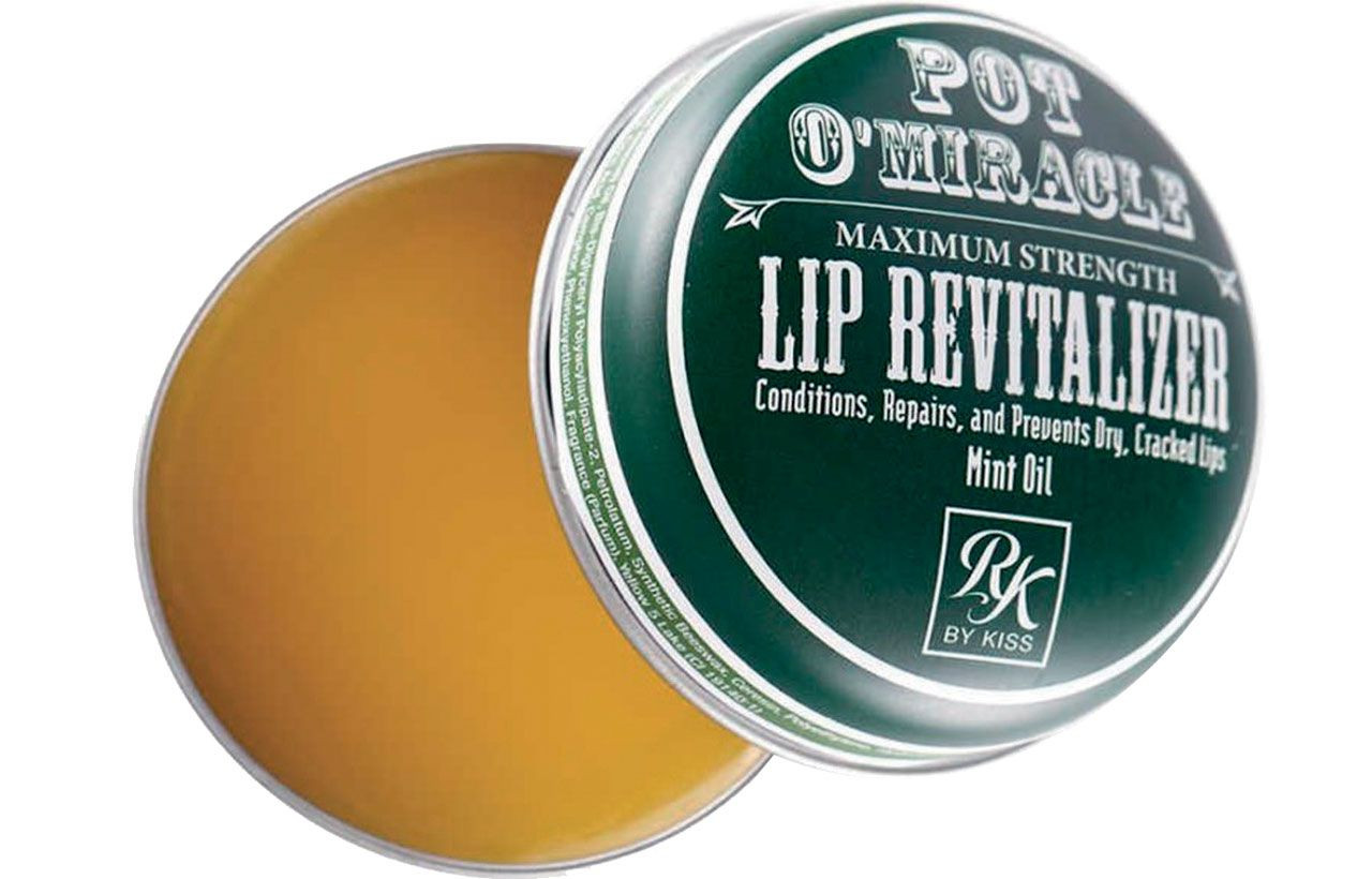 Dudaklar neden çatlar? Dudakları yumuşacık yapan en iyi 15 lip balm