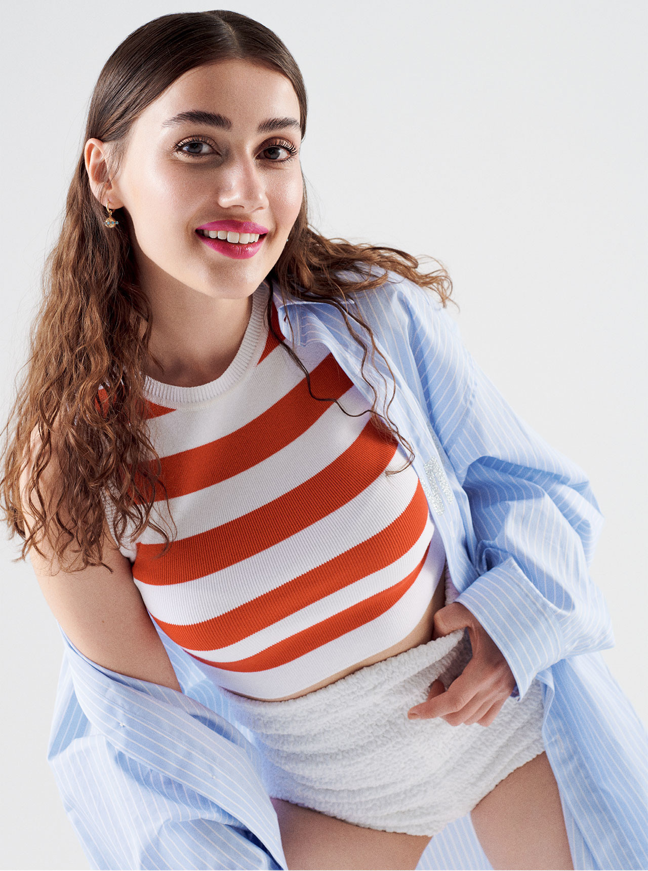 Sevda Erginci'nin seksi ve çekici duruşu