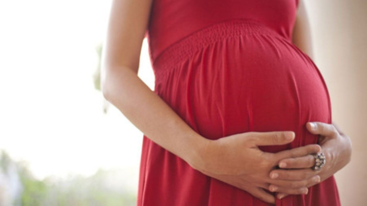 Hamilelik çatlakları: Önlemek için 8 öneri ve 3 doğal yöntem