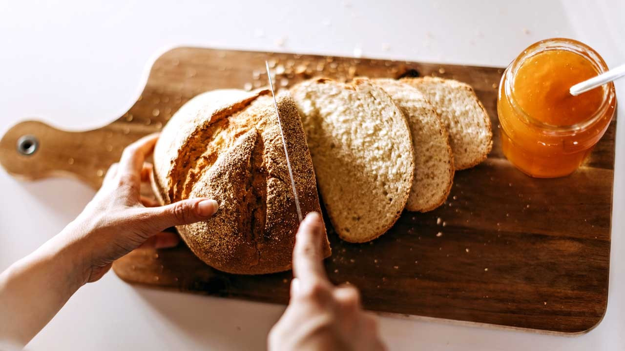 Evde bayatlamayan ekmek tarifi