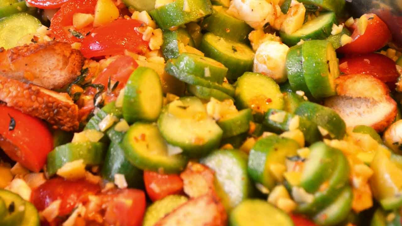 Mozarellalı simit kıtırlı salata tarifi