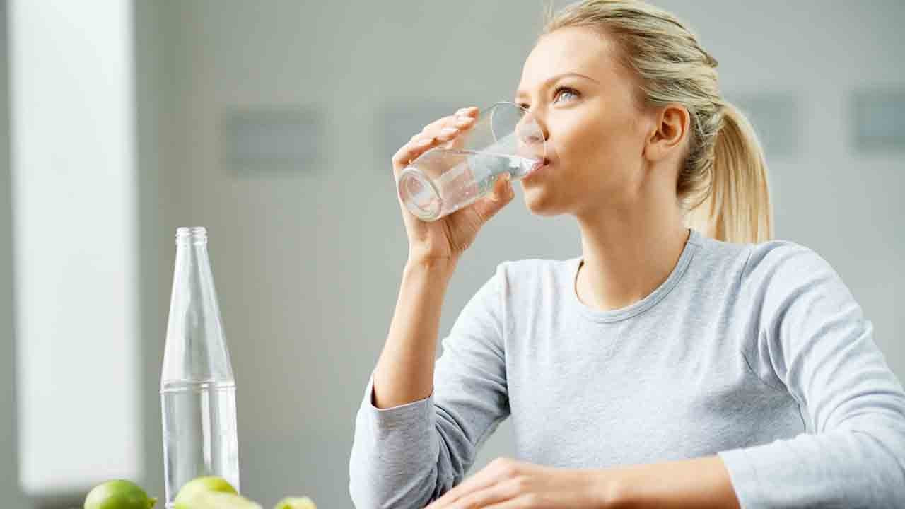 Su diyeti nedir? Su diyeti zararlı mı? Zararları ne?