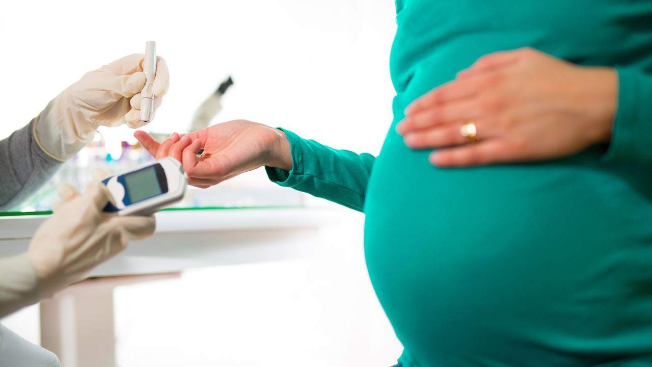 Gebelik diyabeti anne ve bebeğe zarar verir mi? Bebeği nasıl etkiler?