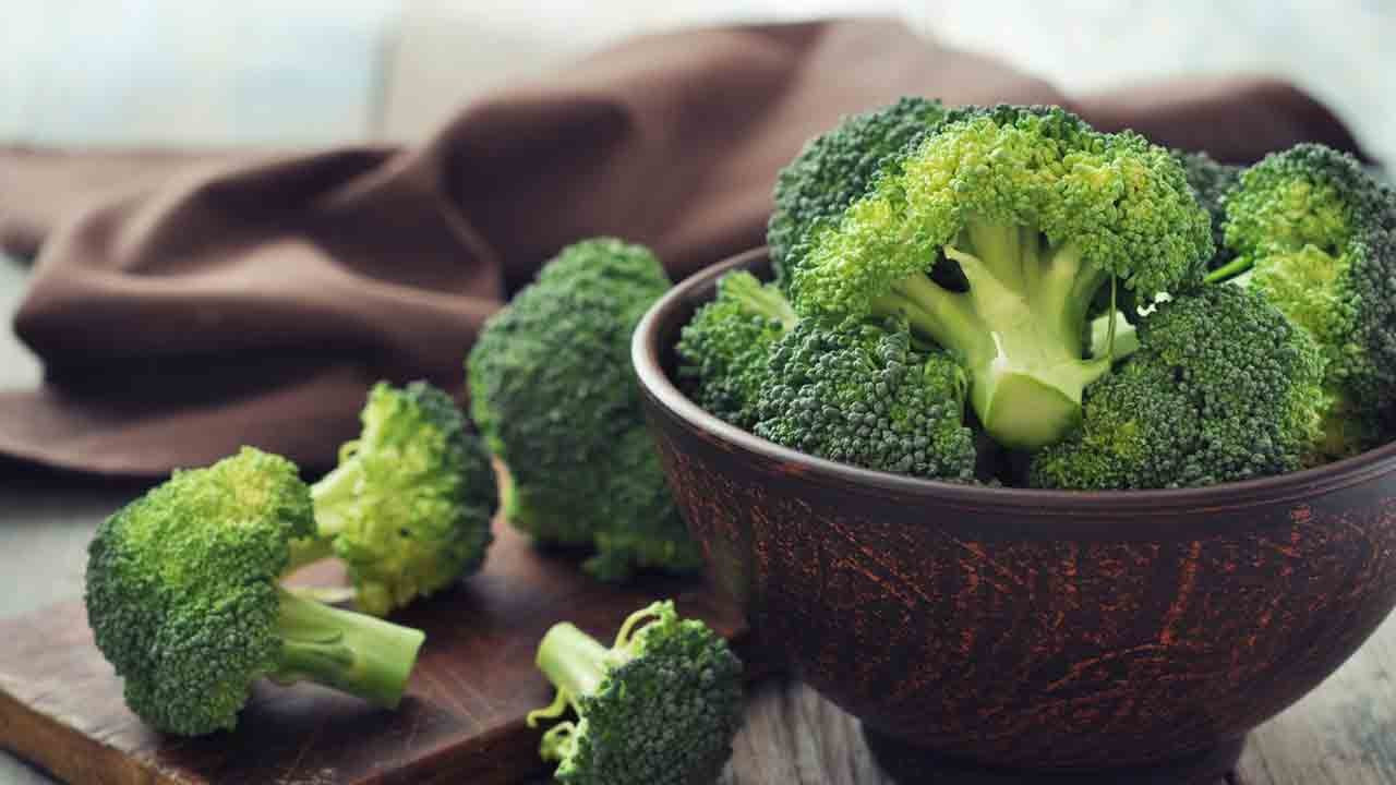 Kış aylarının vazgeçilmez sebzesi brokolinin faydaları neler?