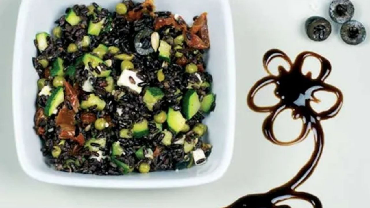 Siyah pirinç salatası tarifi nasıl yapılır?