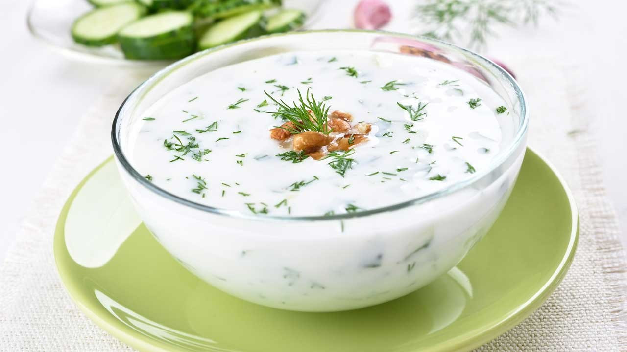 Soğuk çorba (Ayran çorbası) tarifi nasıl yapılır?