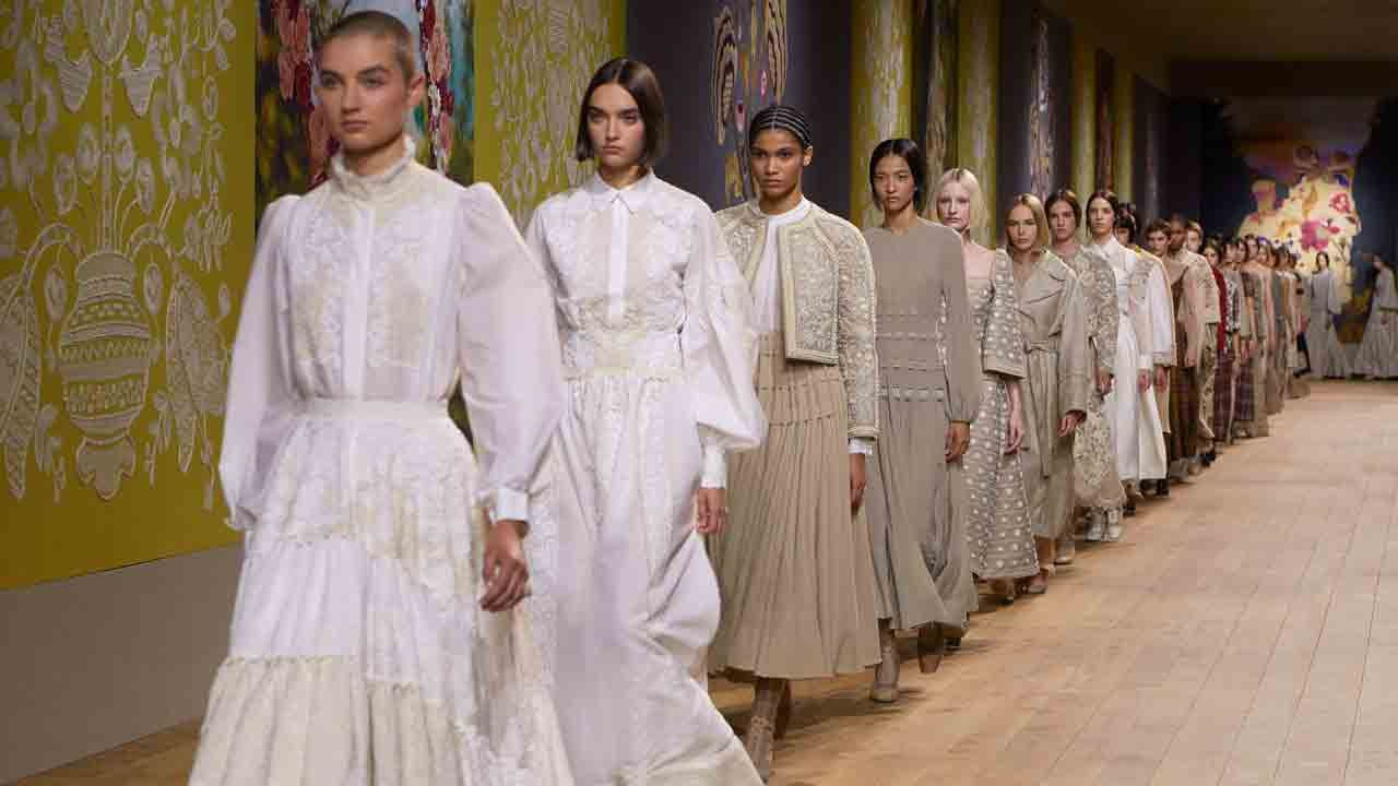 Dior Sonbahar/Kış 2022-2023 Haute Couture Show: Defileye katılan ünlü isimler - Sayfa 1