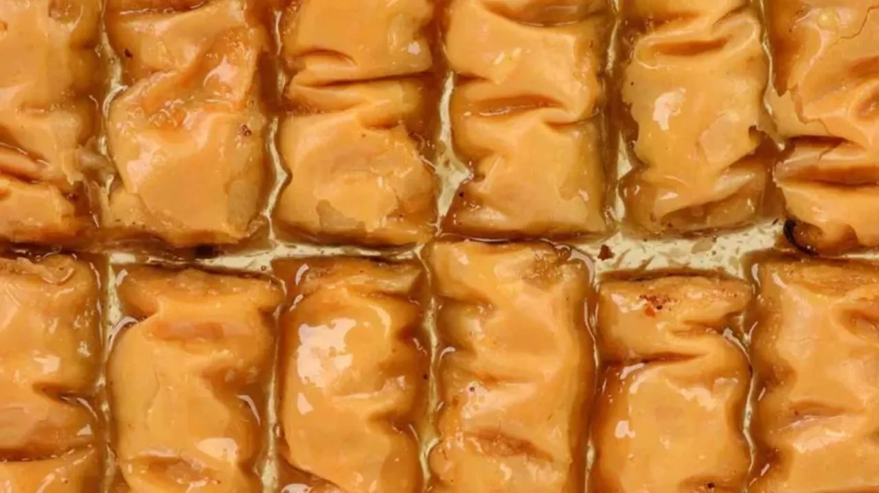 Bayram tatlıları: Misafirlerinize ikram edebileceğiniz birbirinden lezzetli 10 bayram tatlısı tarifi