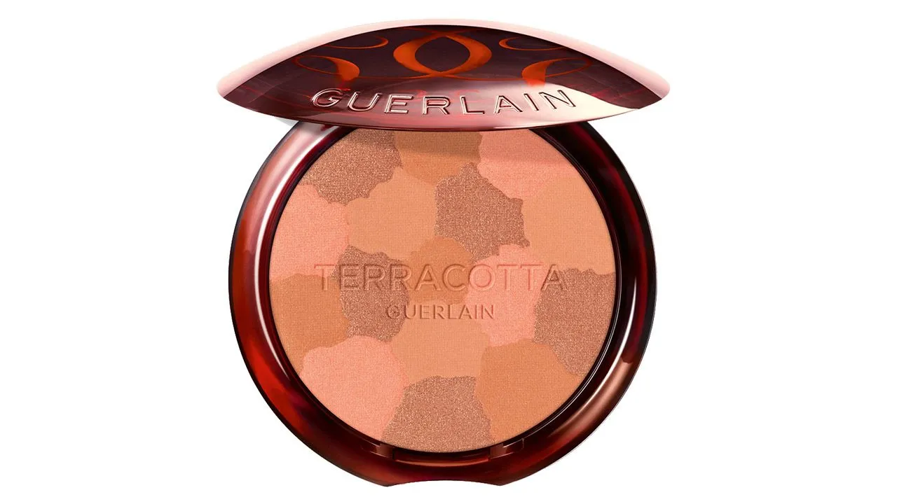 Bronzluğu koruma zamanı! 13 bronz etkisi veren ürün