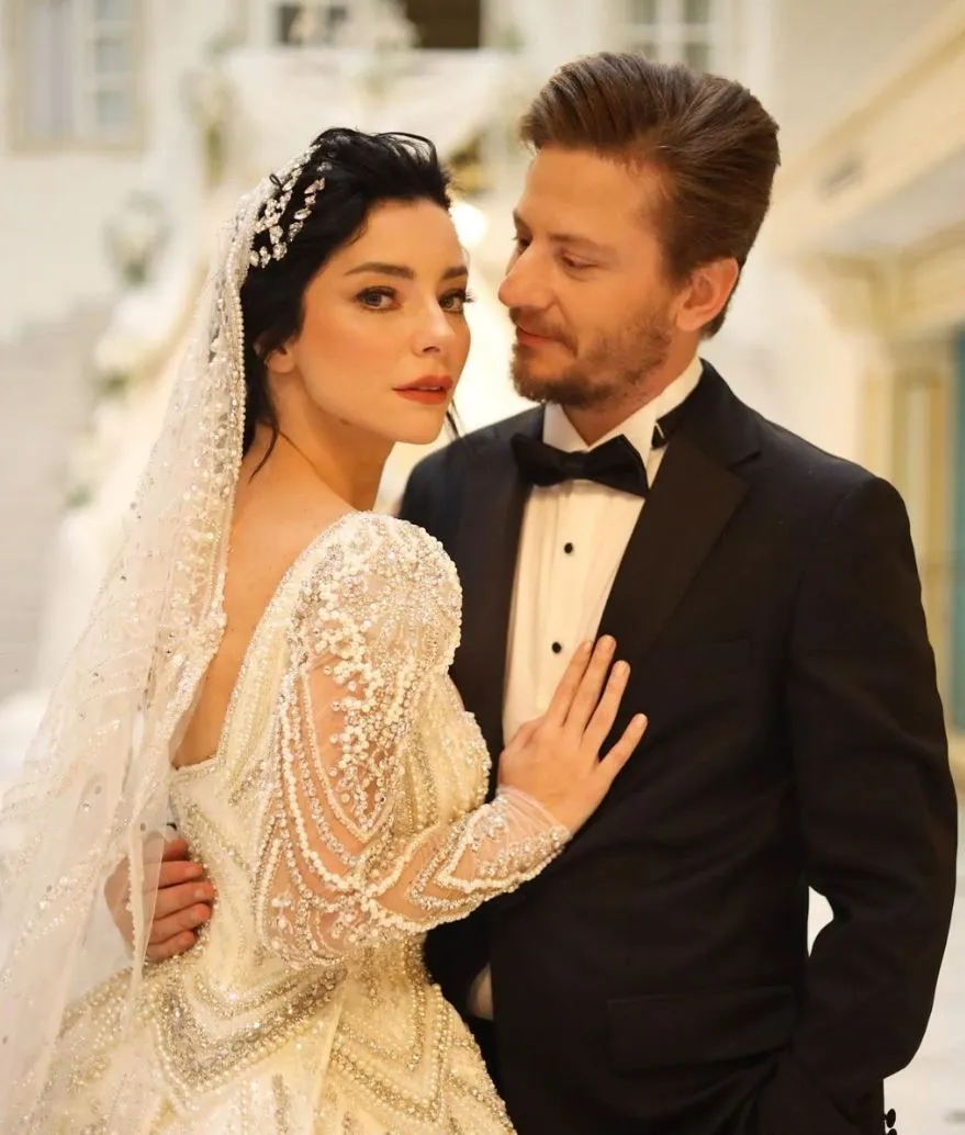 Merve Boluğur ve Mert Aydın evlendi! İşte düğünden tüm ayrıntılar