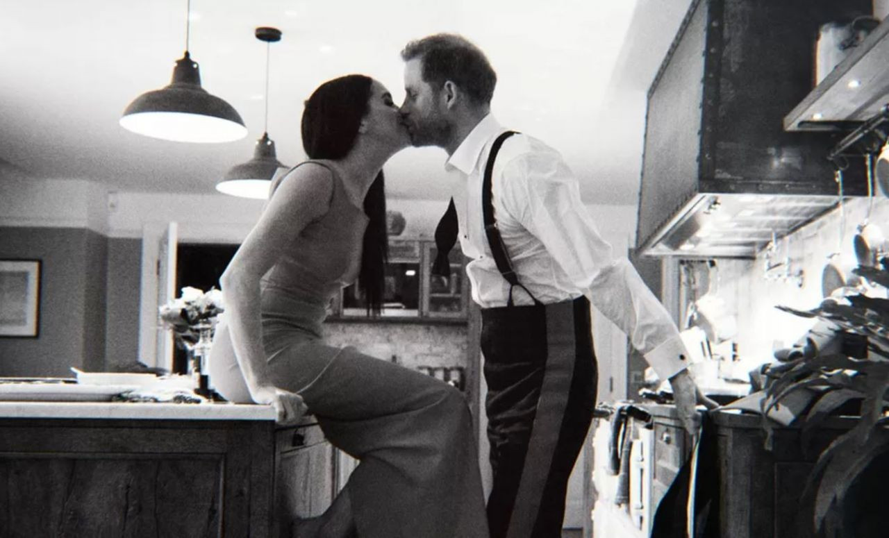 Harry ve Meghan belgeseli ne zaman? Netflix tarih verdi... Prens Harry, Netflix'in yeni fragmanında 'kirli bir oyun' diyor