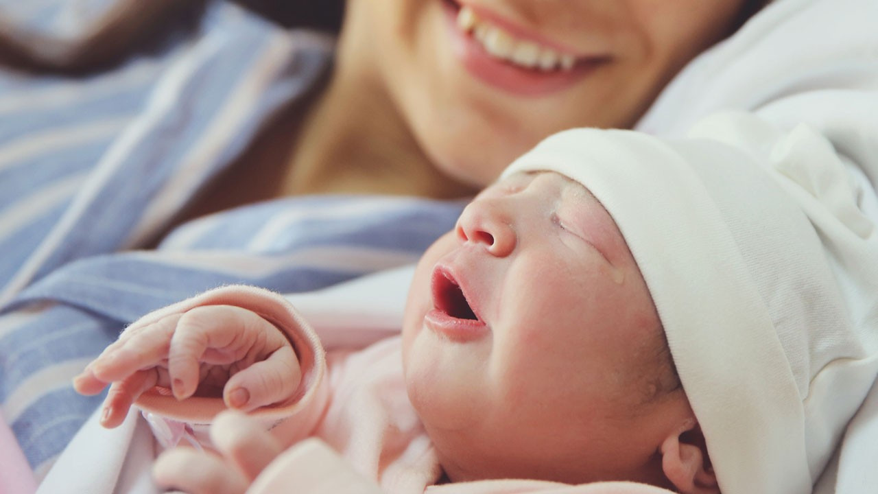 Yenidoğan bebek gelişimi (0-4 hafta) nasıl olmalı?