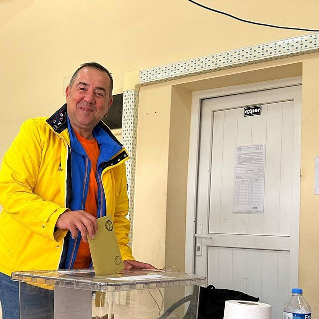 Ünlüler böyle oy kullandı