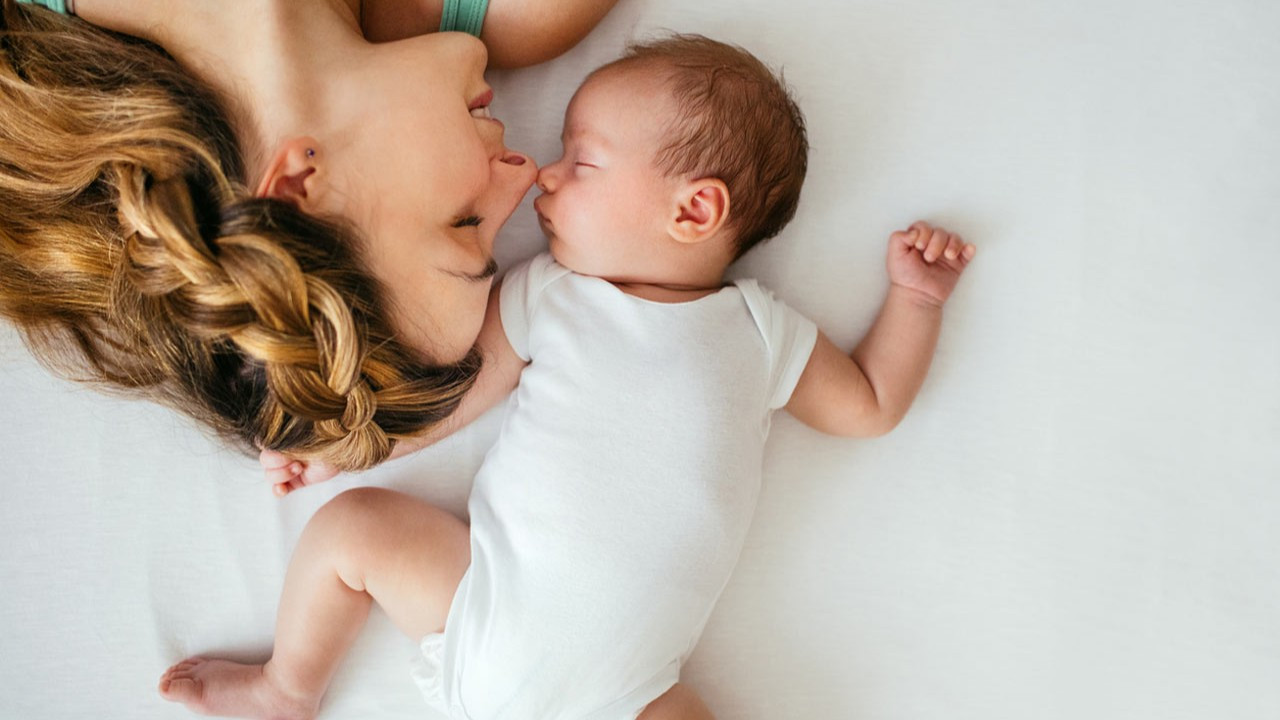 Yenidoğan bebek rutini oluşturmak için 7 ipucu ve faydaları