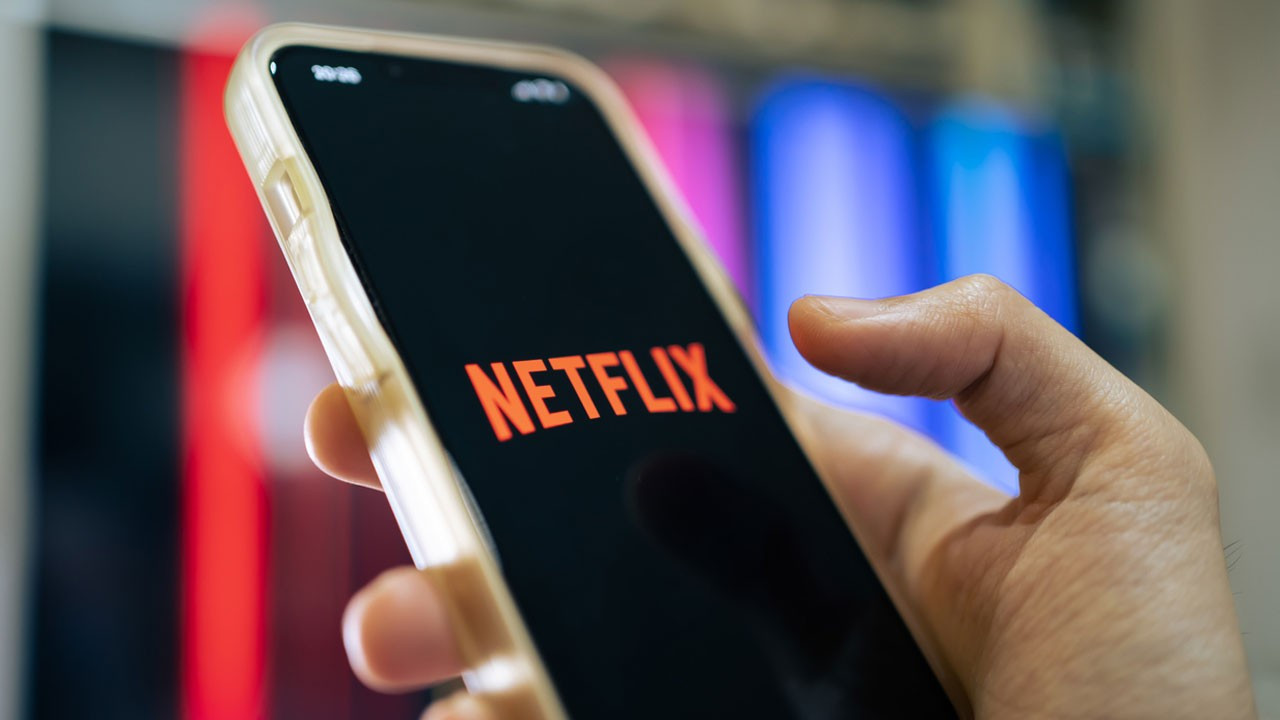 Netflix şifre paylaşımı için ücret almaya başladı