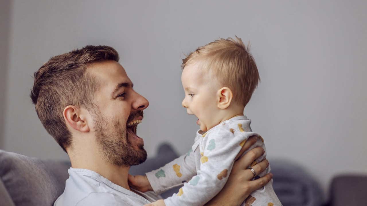 Bebekler ne zaman konuşmaya başlar? Konuşmada gecikme neden olur?