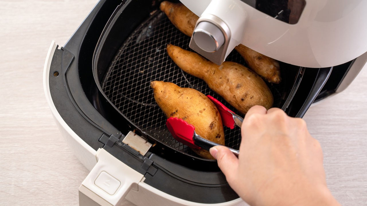 Airfryer'da pişirmemeniz gereken 4 şey