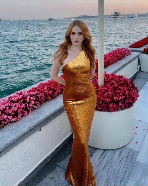 Eda Ece'nin düğününe ünlü akını! Kim ne giydi?