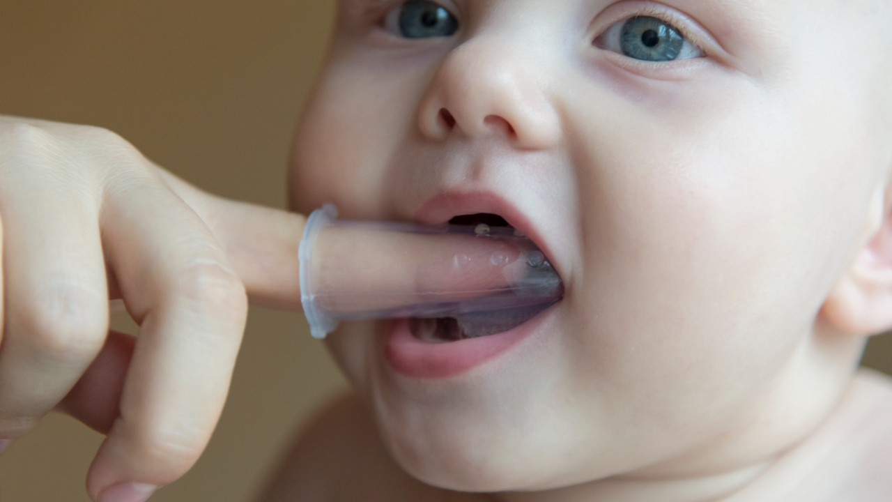 Evde deneyebileceğiniz, diş çıkarmayı kolaylaştıran 8 yöntem