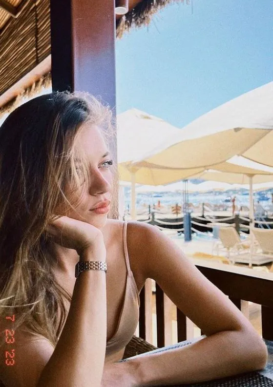 Afra Saraçoğlu, Bodrum tatilinden pozlarını paylaştı
