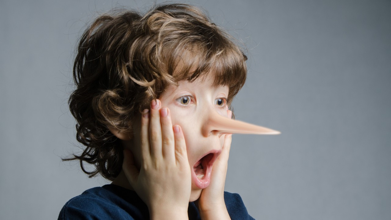 Çocuğunuz yalan söylediğinde ne yapmalı? Başa çıkmanın 6 yolu