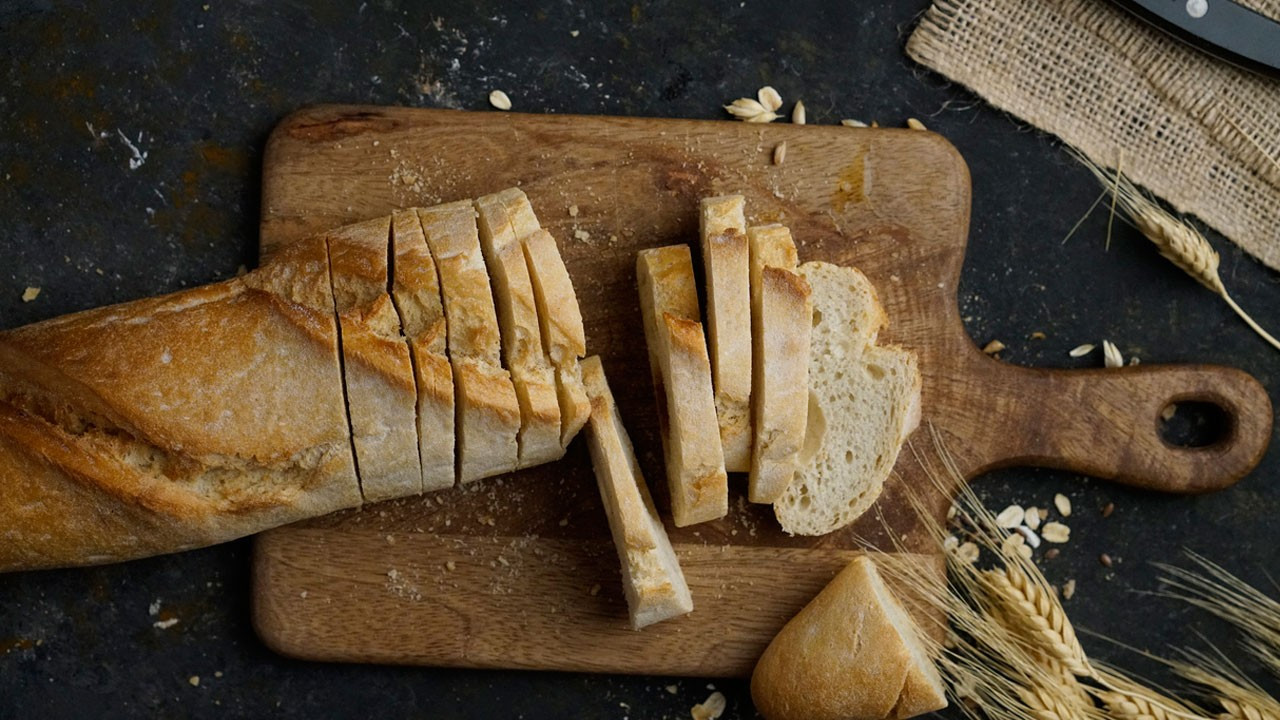 Ekmek kaç kalori? Ekmek kilo aldırır mı? Diyette ekmek yenir mi?
