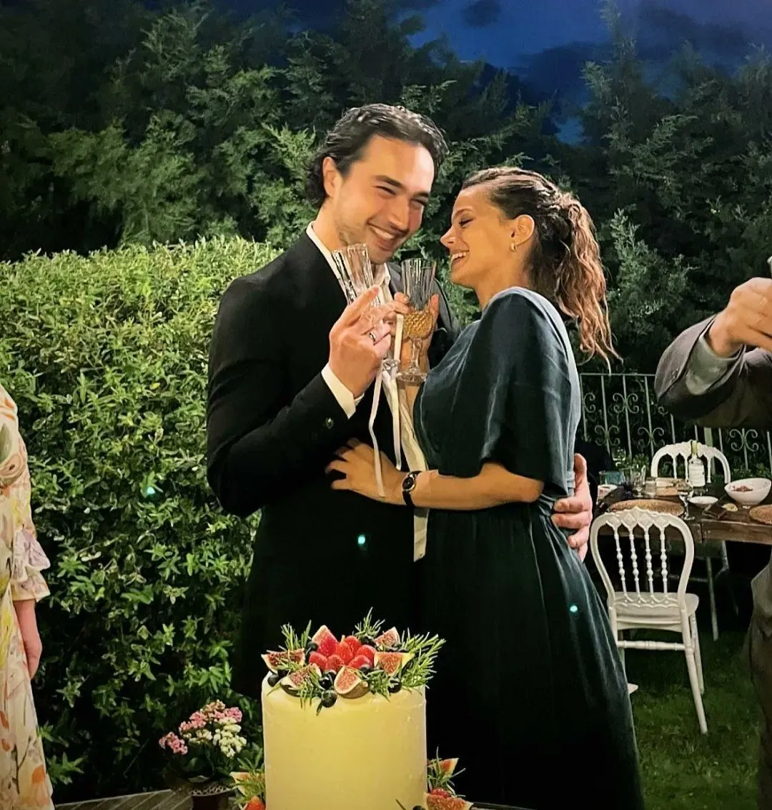 Leyla Tanlar ile Burak Dakak nişanlandı: Bir set aşkı daha gerçek oluyor