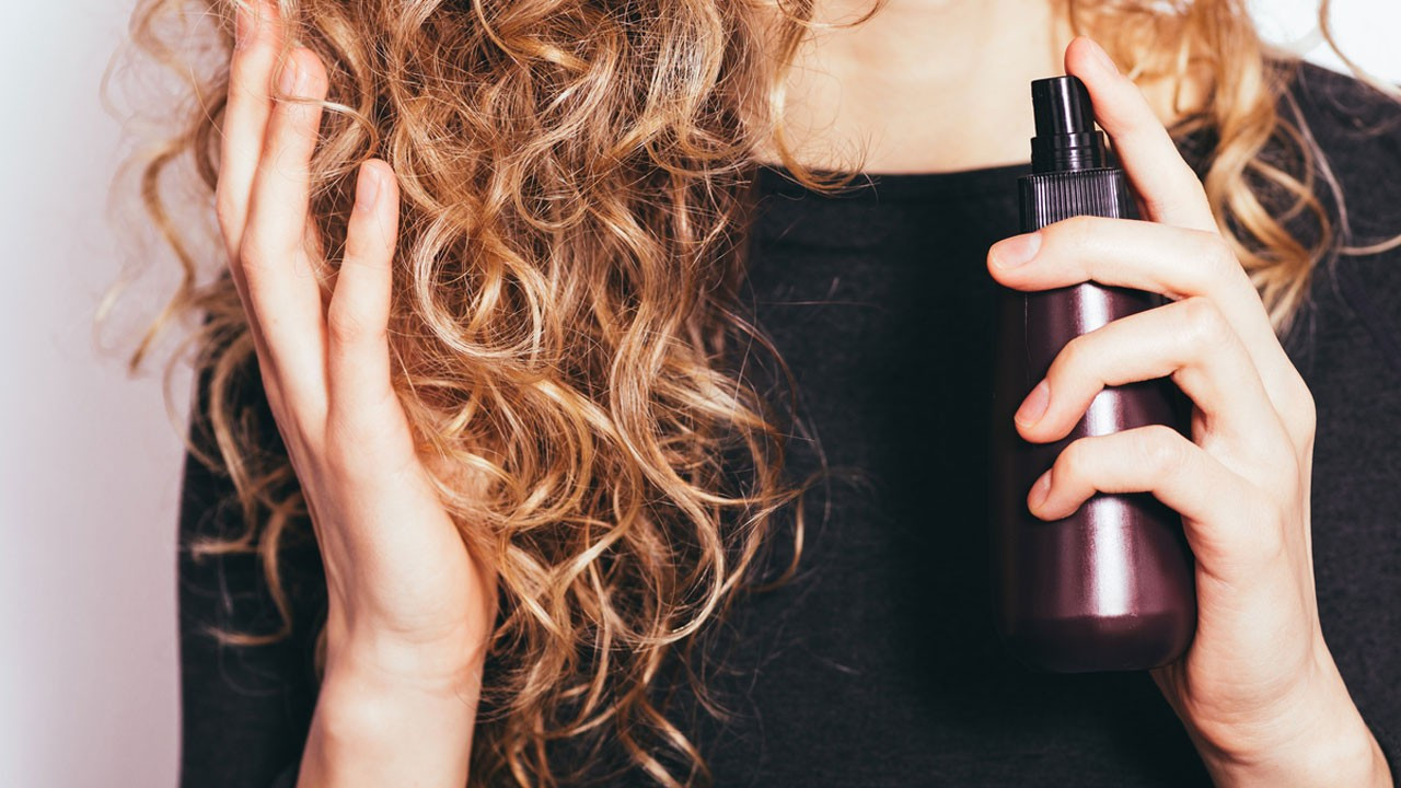 Kafeinli saç ürünleri saç büyümesini hızlandırabilir mi?