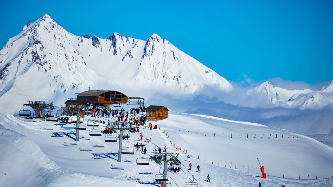 Bu kış ziyaret edilecek en iyi 8 kayak merkezi