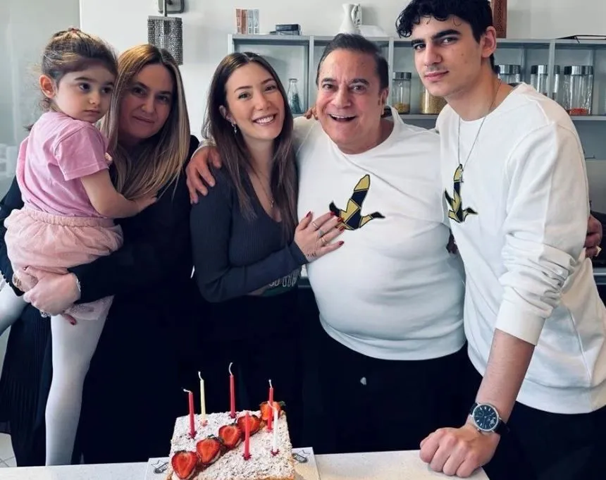 Buzlar eridi... Mehmet Ali Erbil, 67'inci yaşını çocuklarıyla kutladı
