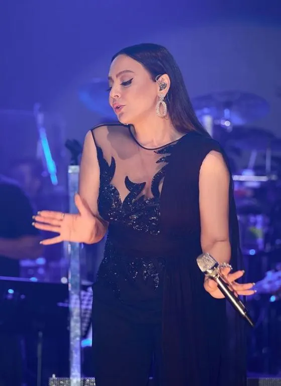 Ebru Gündeş'ten nikah sonrası ilk paylaşım
