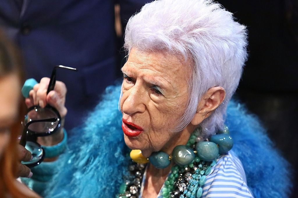 Moda ikonu Iris Apfel, 102 yaşında hayatını kaybetti