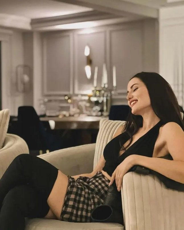 Burak Özçivit ve Fahriye Evcen'in lüks villasını görenler hayran kaldı