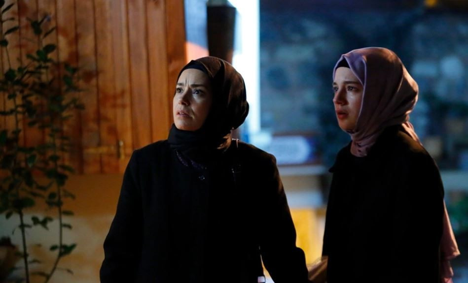 Kızıl Goncalar dizisinin yeni bölümünden ilk fragman yayınlandı: Feyza için Vakt-ı Mekatıl kararı veriliyor