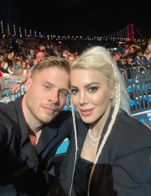 Survivor'da yarışan Yunus Emre'nin eşi sosyal medyadan hamile olduğunu duyurdu
