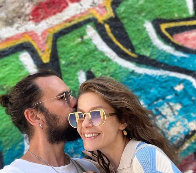 Burcu Biricik'in eşi Emre Yetkin, sempatik gebelik sendromuna yakalandı