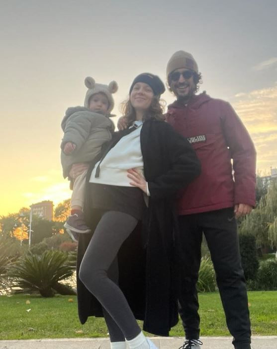İkinci çocuklarını kucaklarına almaya hazırlanan Taner Ölmez ve Ece Çeşmioğlu'ndan yeni poz